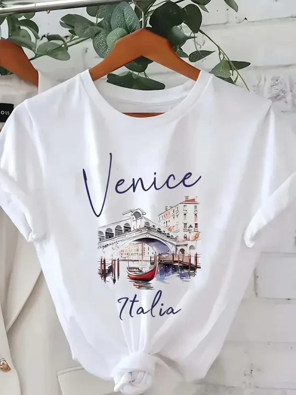 Vanice Red Boat